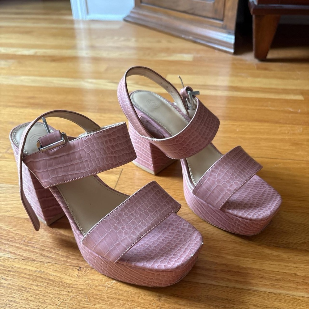 Urban Outfitters Faux-Croc Platform Block Heels in Dusty Rose